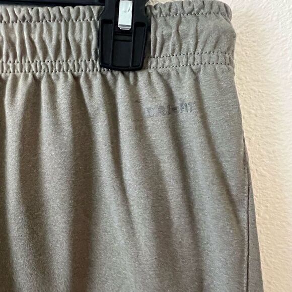 Nike Men's Standard Fit Lightweight Elastic Waist Dri-Fit Short (Grey,L) - Picture 6 of 10